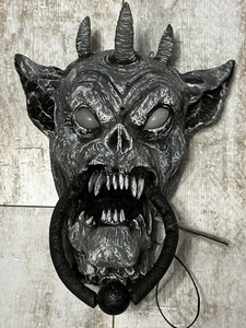 Gárgola Miedo Halloween Espeluznante Llamador de Puerta Casa Embrujada Hablando Video "Funciona" - Imagen 1 de 4