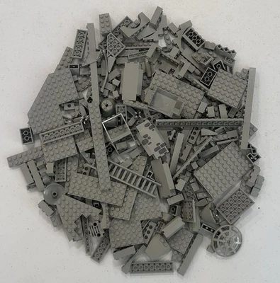 Lote de 1 Libra Vintage LEGO Clásico Espacio y Castillo Antiguo Gris Claro Piezas y Piezas Foto 1 de 4