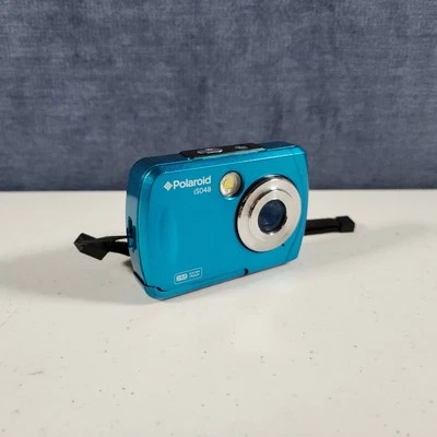 Polaroid IS048 Digital Camera Teal Parts/Repair Powers On And Then Off  - Image 1 of 4