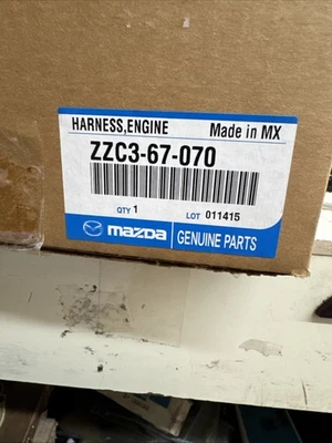 Mazda GD8A-51-0K0 RH Composite Head Lamp 1998-1999 Mazda 626 NOS - Image 1 of 4