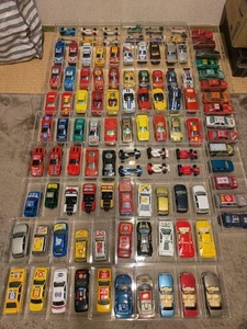 90 Bburago cars, 18 other Tomica cars, and a special order acrylic case set - Picture 1 of 4