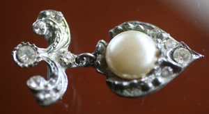 vintage *PUNTO FOCAL PERLA EN COLGANTE OLLA COLGANTE PASADOR DE METAL CON PIEDRAS TRANSPARENTES* 2: - Imagen 1 de 5
