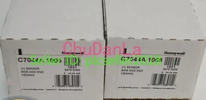 1PCS NEW Honeywell FLAME DETECTOR C7044A1006 - Picture 1 of 1