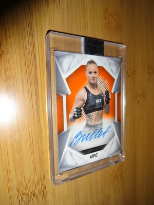 2020 UFC Striking Signatures #STSVS Valentina Shevchenko Auto Orange 28/50 - Image 1 of 2