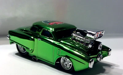 Muscle Machines Honk n Haulers 2004 Christmas Holiday Xmas 50 Studebaker 1:64  - - Image 1 of 4