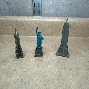 Figurines miniatures Safari Ltd New York Empire State Chrysler Statue de la Liberté - Photo 1/4