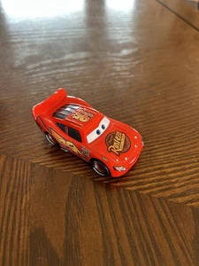 Disney Pixar Cars Rust-eze Lightning McQueen 1:55 Diecast Cars suelto - Imagen 1 de 9