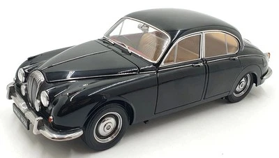 Paragon 1/18 Scale Diecast DC26324A - 1967 Daimler V8 250 - Black - Photo 1/4