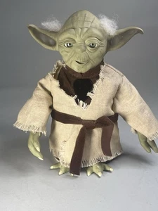 Star Wars Yoda Talking Figure Interactive by Tiger Electronics Year 2000 8" Tall - Picture 1 of 10