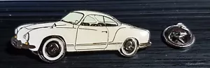 Karmann Ghia Pin Fahrzeug weiß groß - Dach weiß - Maße 51x21mm - Bild 1 von 1
