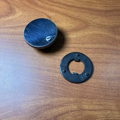 SINGER Model 201 SEWING MACHINE PARTS AH836470 1948 Handwheel Knob, Washer Screw - Image 1 of 4