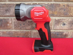 Milwaukee M18 LED Arbeitsleuchte 2735-20 SAUBER FUNKTIONIERT - Bild 1 von 5