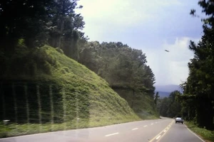 Highway Missouri From Traveling Vehicle Original 1970 35mm Color Slide - Picture 1 of 5