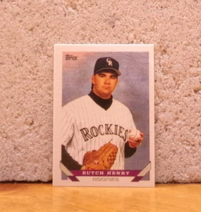1993 TOPPS MINI 1" VARIANT BASEBALL CARD COLORADO ROCKIES BUTCH HENRY - Picture 1 of 2