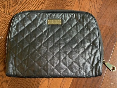 Bolsa de maquillaje de viaje Steven by Steve Madden plateada Foto 1 de 4