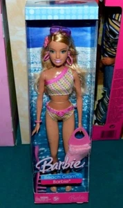 NIB 2006 BEACH GLAM BARBIE DOLL FUZZY PURSE SUNGLASSES PINK JEWELRY HAIR FLOWER - Picture 1 of 6