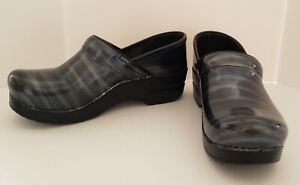 Womens Dansko Clog Black Blue Silver Metallic Patent Leather Size 37 / 6.5 Shoes