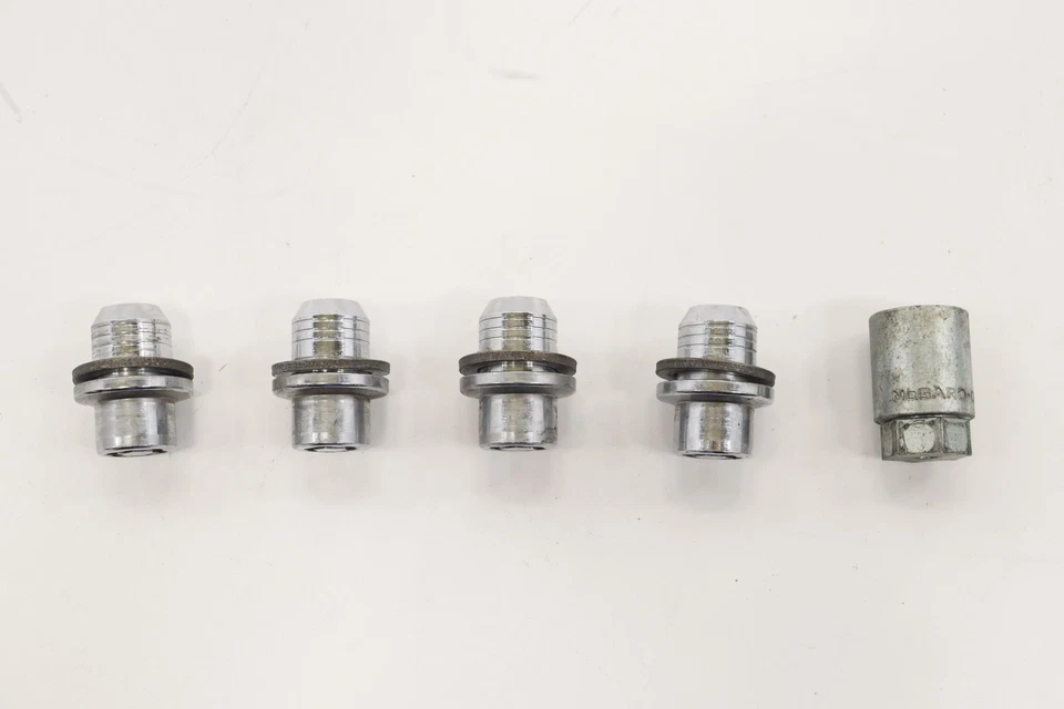 Juego de 4 tuercas Range Rover 2013-2022 Lr068126 Foto 1 de 4