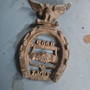 Vintage Odd Fellows Masonic Cast Iron Eagle & Horse Shoe Good Luck Wall Hanger - Picture 1 of 2