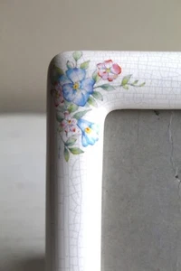 Vintage 1970s Cottagecore Floral Ceramic Photo Frame 3X5 Picture Old Fashioned - Picture 1 of 6