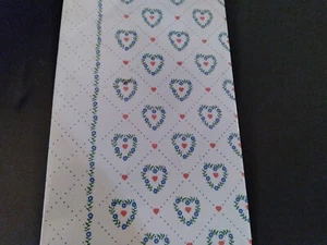 3-RING HEARTS & WREATH SLIP-IN PHOTO ALBUM, HOLDS 294 4"X6" PHOTOS - Picture 1 of 7