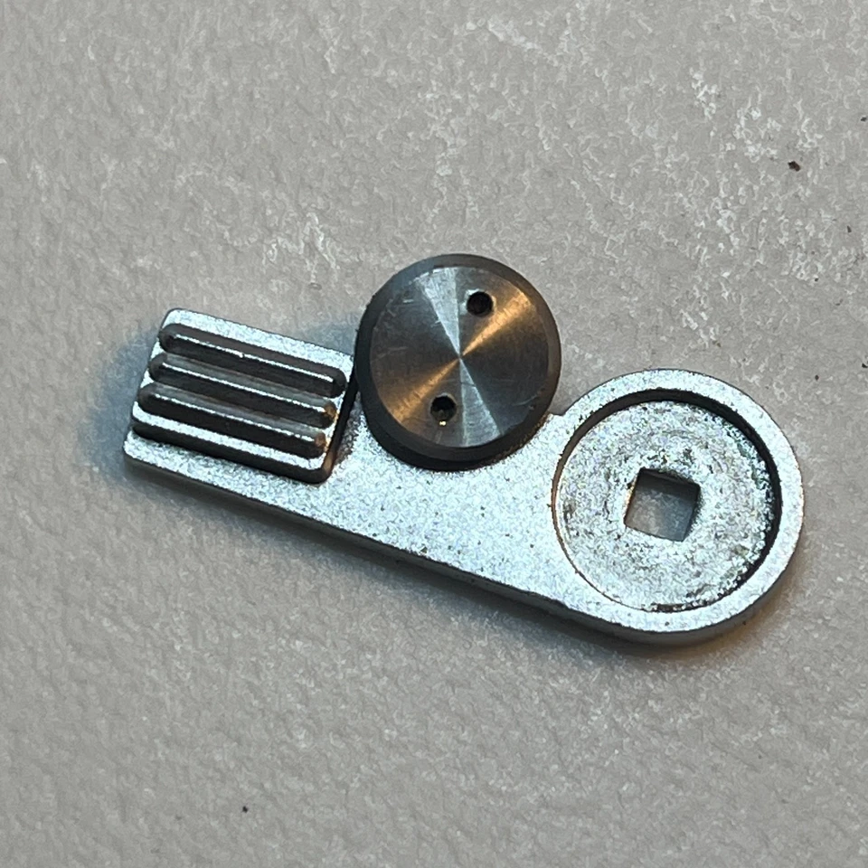 Рычаг автоспускания Minolta SR-7 оригинальная деталь совместима с ранней серией SR - Изображение 1 из 3