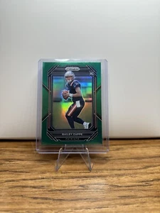 2022 Panini Prizm BAILEY ZAPPE Green Prizm Rookie Football Card RC Patriots #305 - Bild 1 von 2