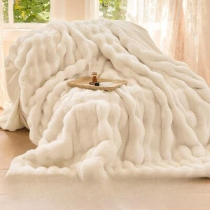 Hasendecke für Damen, The Bunny Decke, weiche flauschige Kunstfell Überwurf Decke - Bild 1 von 13