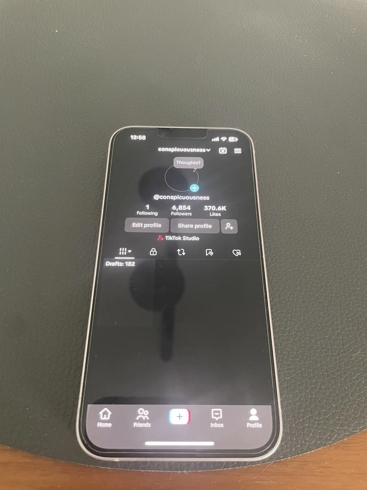 IPhone 13 with TikTok and CapCut - Bild 1 von 4