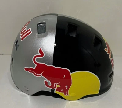 Casco Redbull negro hecho a mano (talla L 59-62 cm) / BMX, monopatín, motocicleta, Foto 1 de 4