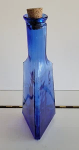 BOTTIGLIA TAPPATA TRIANGOLO VIDRIOS SAN MIGUEL BLU COBALTO 10,5 POLLICI CONTIENE 14 OZS - Foto 1 di 7
