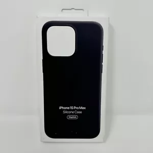 Apple iPhone 15 Pro Max Silicone Case with MagSafe Black - Picture 1 of 5