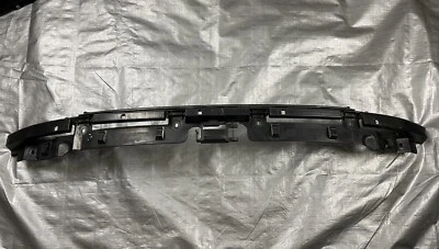 Soporte de soporte central para parachoques trasero BMW Z4 2009-2016 Foto 1 de 4