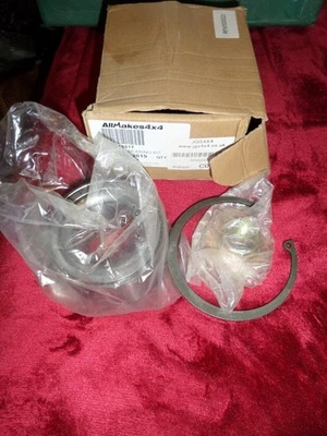 Rear Wheel Bearing Kit Discovery 3, Discovery 4, Range Rover  LR045917 - Image 1 of 2