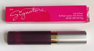 Nuevo En Caja Mary Kay Signature Brillo Labial Batido de Bayas Tamaño Completo Tubo Largo Foto 1 de 2