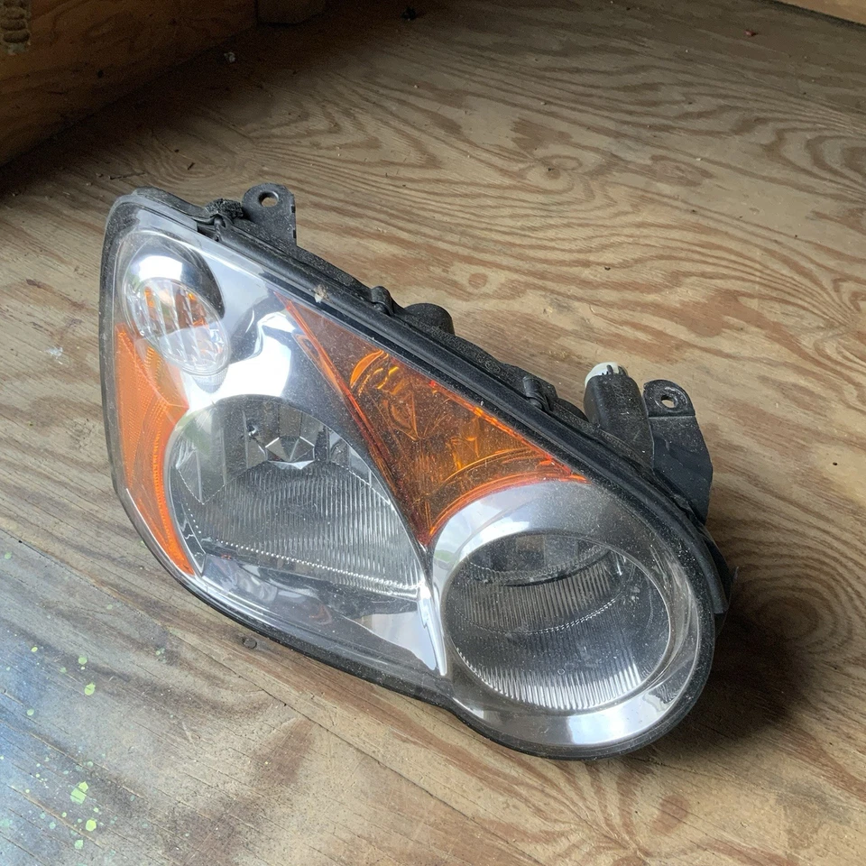 04-05 Subaru Impreza OEM Passenger Right Headlight 84001-Fe360 WRX STI RS - Image 1 of 4
