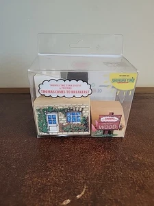 Vintage Ferrovia in legno Thomas & Friends - THOMAS ARRIVA A CASA COLAZIONE 1992 +Box - Foto 1 di 12