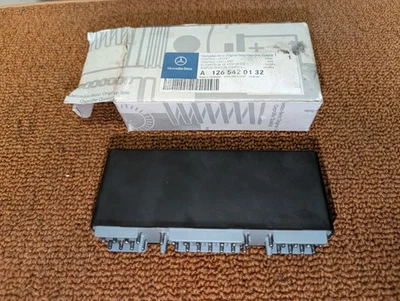 NEW Genuine Mercedes W126 W124 300E 560SEL 420SEL 300CE 560EC LIGHT LAMP MODULE - Image 1 of 4