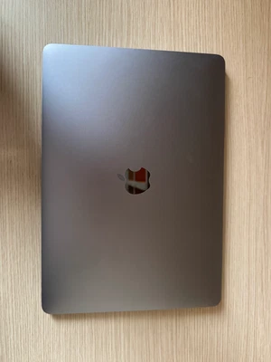 Apple MacBook Pro 13.3" (256GB SSD, Intel Core i5, 2.3GHz , 8GB) Laptop - Grigio - Immagine 1 di 4