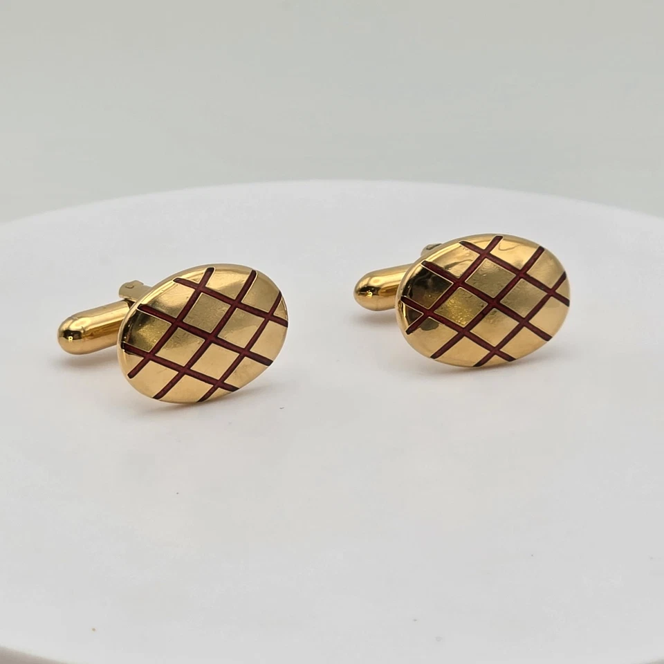 Vintage Men's Cufflinks Red Enamel & Gold Tone Cross Hatched Criss Cross - Image 1 of 4
