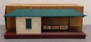 Lionel 257 Vintage O Freight Station w/ Diesel Horn/Box - Picture 1 of 4
