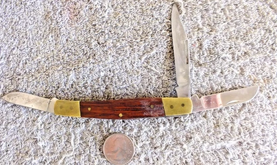 I T C 3 BLADE POCKETKNIFE GOOD COND WOOD & BRASS HANDLES ITC STAINLESS - Image 1 of 4