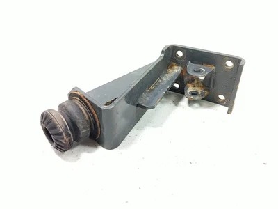 04 Kubota RTV 900 4x4 RTV900 Soporte de montaje de resorte de hoja (A) Foto 1 de 4