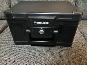 Honeywell Lightweight Fire And Waterproof Chest - Black - Picture 1 of 4