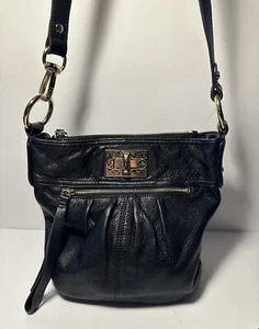 B. Makowsky Soft Black Pebbled Leather Gold Turn Lock Crossbody - Picture 1 of 5