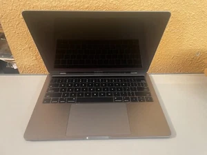 MACBOOK PRO A1706 EMC 3071 2017 I5 7TH GEN 8GB 256 SSD FOR PARTS OR REPAIR - Picture 1 of 9