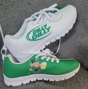 Budweiser Dilly Dilly Graphic Shoes Size 6 Leprechaun Irish Green & White - Picture 1 of 8