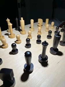 Mid century modern chess pieces. 4 inch kings and two extra queens. Amazing set! - Picture 1 of 5
