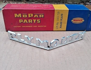 1946 1947 1948 Plymouth Special Deluxe P15 NOS MoPar Hood Front EMBLEM NAMEPLATE - Bild 1 von 4