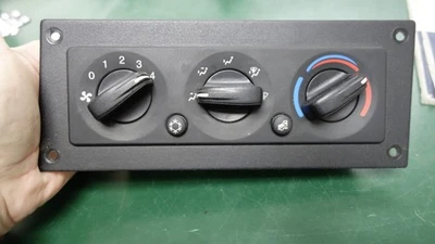 AC Temperature Control Panel HVAC F21-1034-100 For KENWORTH T270 2008-2020 - Image 1 of 4